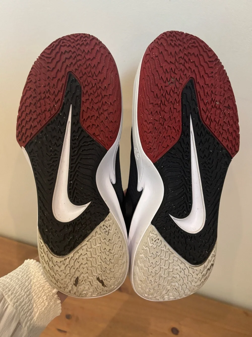 Nike Precision VII EasyOn black white and red basketball low top sneakers 8.5